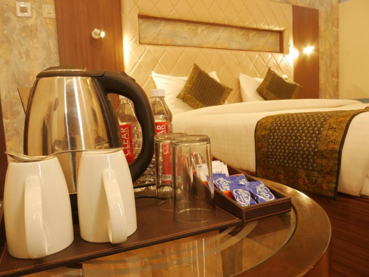 The Triumph Hotel Varanasi Exterior foto